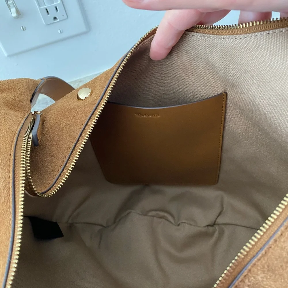 NWT MADEWELL ESSENTIAL CURVE SUEDE SHOULDER/CROSSBODY BAG. Dried acorn - Picture 8 of 9